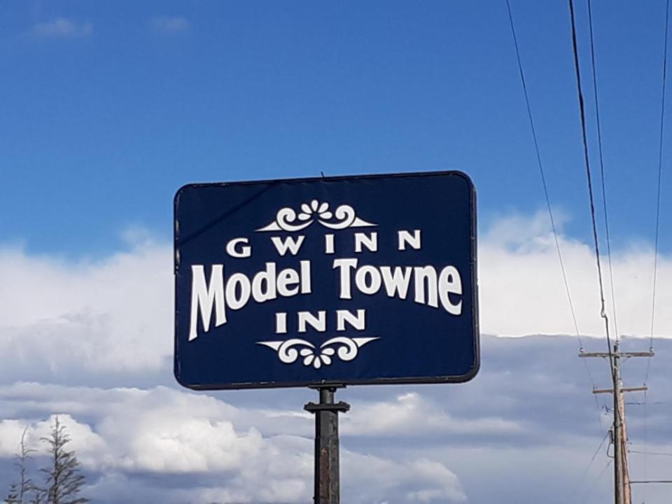 Model Towne Inn Motel Gwinn Exteriér fotografie