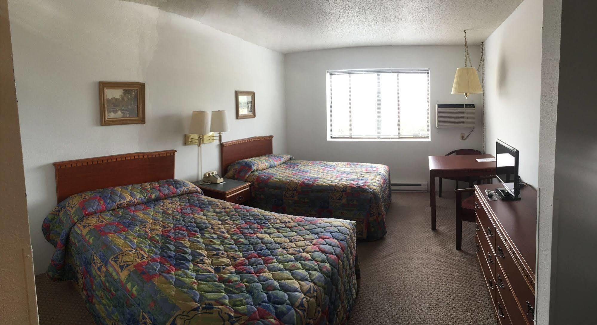 Model Towne Inn Motel Gwinn Exteriér fotografie